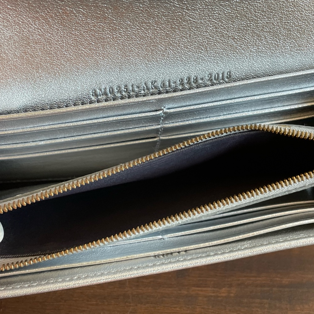 🌺EUC🌺 FENDI Roma Long Wallet Silver - Full Set! - Picture 8 of 12